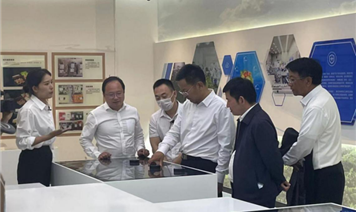 涼山州委書記段毅君一行蒞臨西昌雙禾中央廚房參觀指導